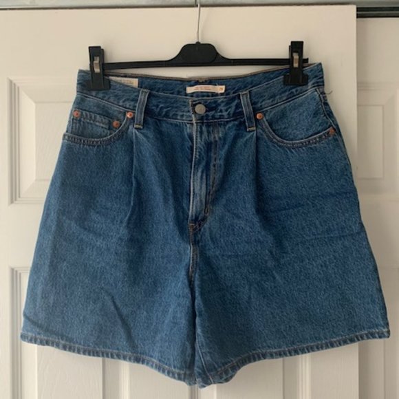 Levi's Ribcage Shorts - Picture 3 of 5